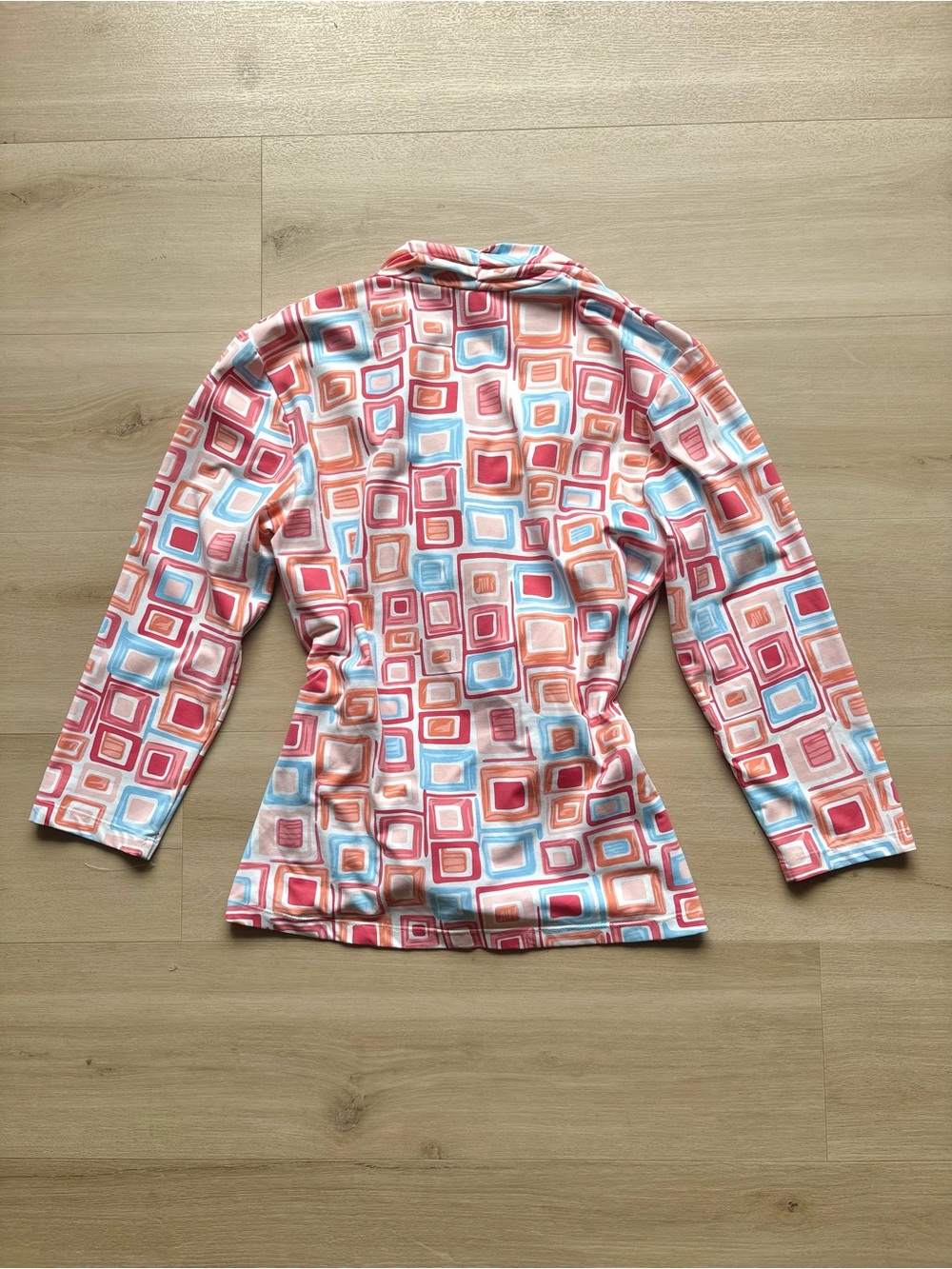 J. McLaughlin Catalina Cloth size M Coral, Blue, White Geometric Blouse - Picture 2 of 5